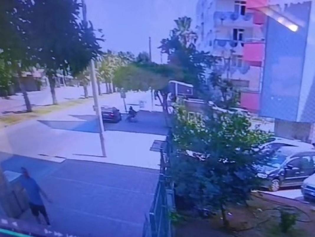 Sokak ortasında bebeğiyle 6 kadın tarafından dövüldü! 4